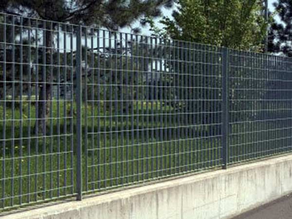 Rete per recinzioni Modena Sassuolo – Pannelli Grigliati zincati in ferro  gradini